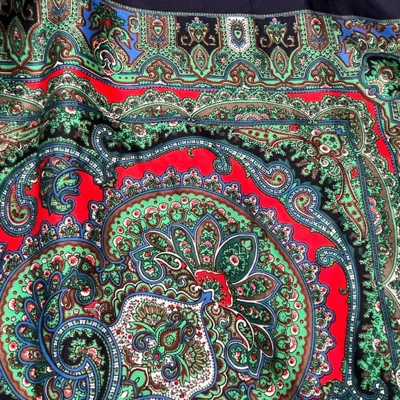โค๏ธ Italian Paisley Scarf โ The Rack Collection - Picture 2 of 16